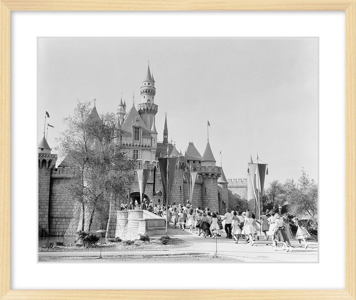 Disneyland Paris, Sleeping Beauty's castle by aka-I-chigo on DeviantArt